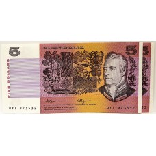 AUSTRALIA 1990 . FIVE 5 DOLLAR BANKNOTES . FRASER/HIGGINS . CONSECUTIVE PAIR